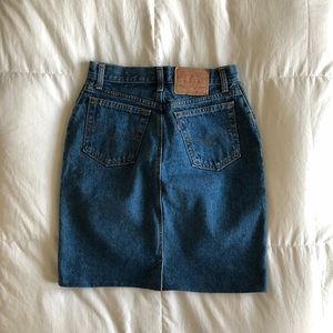 LEVI’s Vintage Retro High Waisted Denim Skirt ✨